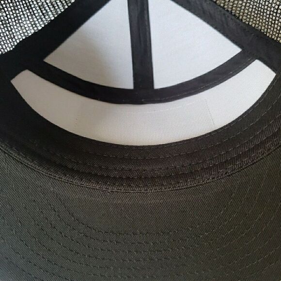 NWOT Peterbilt Trucker Hat Embroidered Snapback Adjustable Mesh Black Gray - Picture 7 of 7